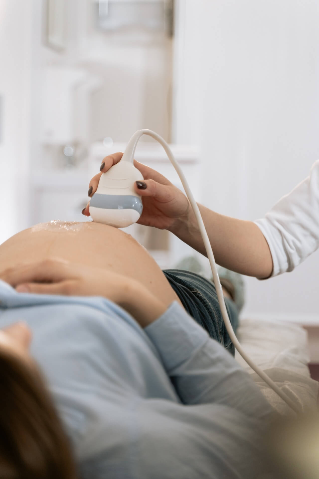 Read more about the article בדיקות MRI או CT בהיריון – האם הן בטוחות?